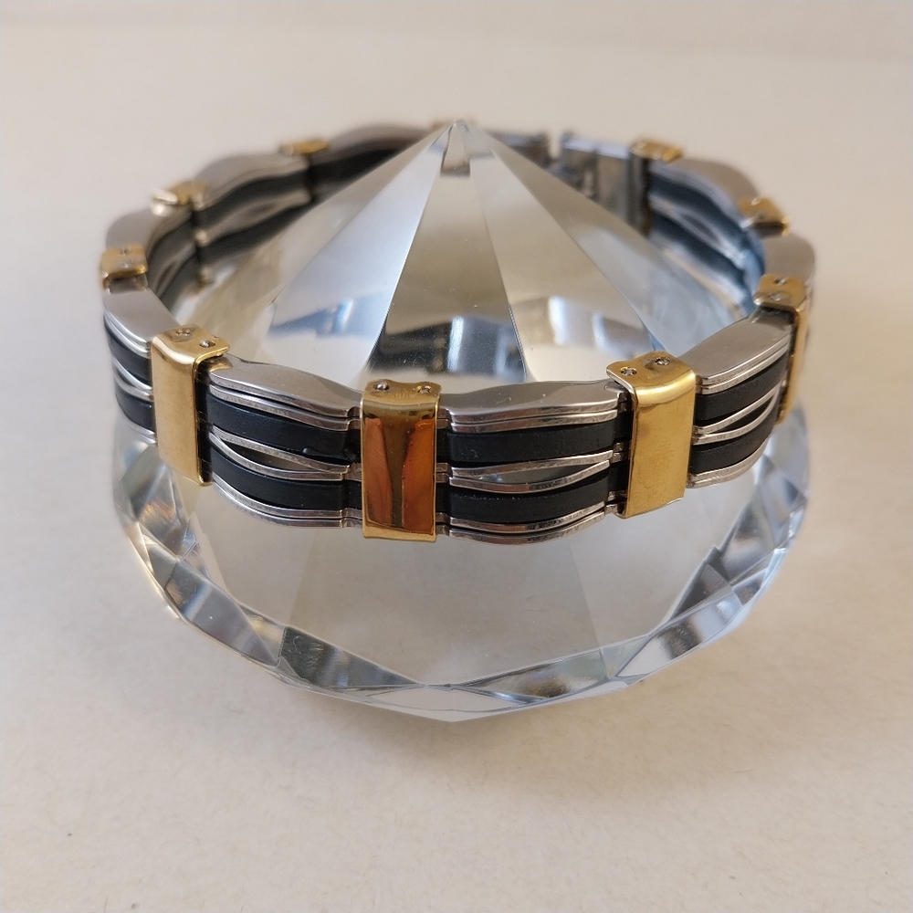 Elegant Two-Tone Men's Bracelet - Picture 3 of 10